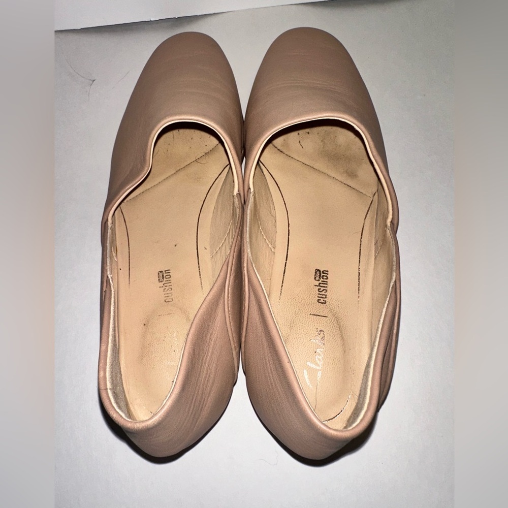 Clarks Shoes Women’s 7.5 M Pure Tone Casual Slip On Loafer Flats Beige Leather - Picture 6 of 7